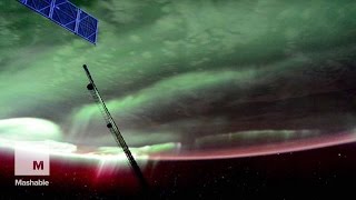 Gorgeous Red and Green Auroras Dazzle Astronauts in Space | Mashable News