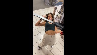 Download lagu Michael Myers at @spirithalloween 💀 NOOOOOOOO Merrick & @CorinneJoy #shorts mp3