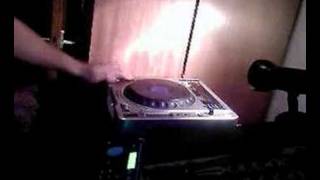 Dj Davy-D in the mix Wisin Yandel Rakata / Brainpower boks