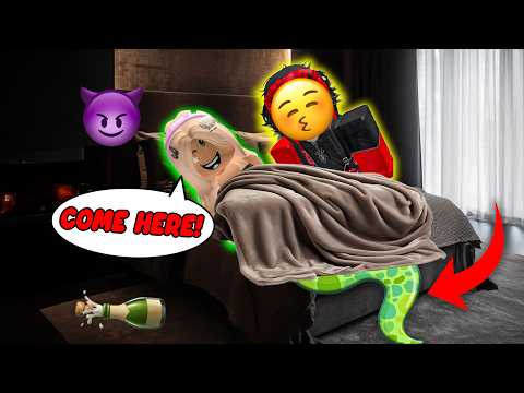 🐍 MY POWER EXPOSED MY SNAKE BESTIE 😱 #roblox #robloxstory