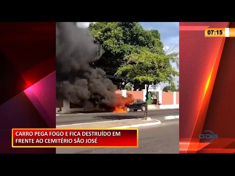 Carro pega fogo e fica destruído em frente ao Cemitério São José 02 12 2020