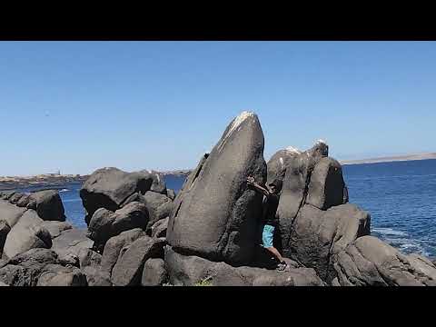 LA PIEDRA TIBURÓN en el acceso al faro de CALDERA (ATACAMA/CHILE), Octubre 12/2206.