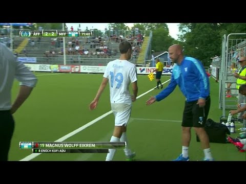 Här vägrar MFF-stjärnan ta tränaren i hand - TV4 Sport