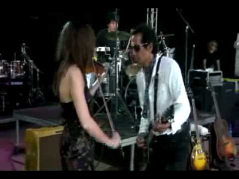 Alejandro Escovedo- Everybody Loves Me