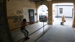 Miniaturka - STARSZA PANI LUBI PARKOUR !