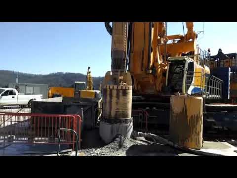 BAUER DRILLING RIG BG 50