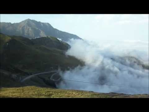 Grand Raid Pyrenees Paisajes Col de Portet devorado por las nubes, por Mayayo