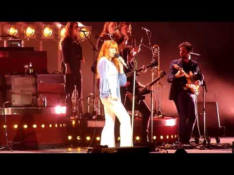 FIRST TIME-Florence and the Machine-I love you all the time-Paris Zenith 2015-12-22
