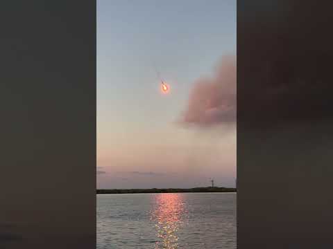 SpaceX booster 12 comes back for a historic landing !!!