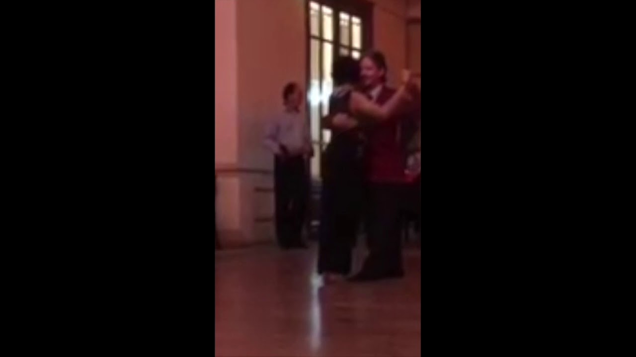 Video thumbnail for Bailando con Lucía Seva en Buenos Aires, octubre 2018.