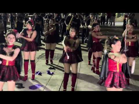 Cachiporras de la Nueva Concepcion en el cierre del desfile de septiembre en Chalatenango 