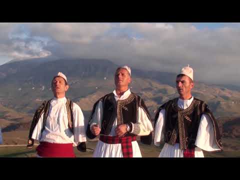 Grupi Polifonik Ali Asllani  - "Zunë kurbetllinjtë e shkojnë"