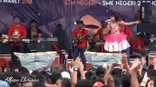 Download lagu NINDY CLAUDIA | CERITA ANAK JALANAN | OM ADELLA | LIVE SMKN 2 BOJONEGORO mp3
