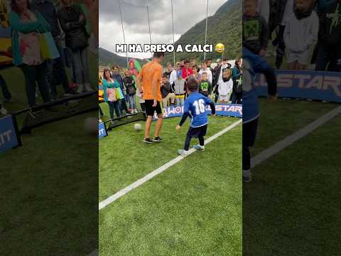 MI HA FATTO MALE 😂 #calcio #tunnel #sfida #1vs1 #nutmeg #show #freestyle #tecnica #seriea #evento