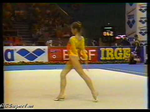 Vídeo: Marta Bobo. Exercicio con bola. AA WC, 1983