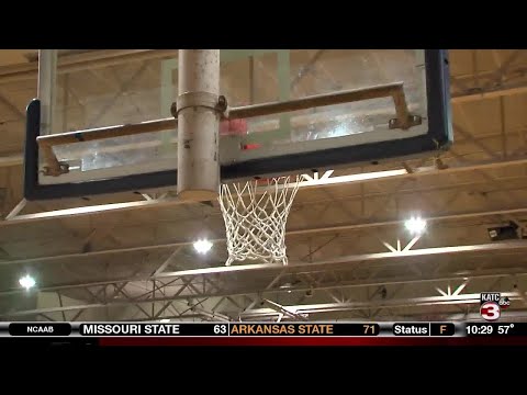 Carencro Boys Hoops Defeats Lafayette 56-47