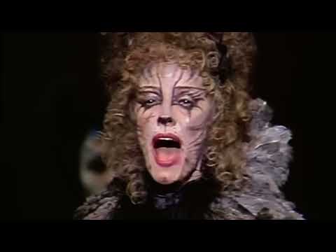 Betty Buckley and her INSANE amazing vocal it’s iconic