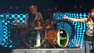 Poison LIVE - Rikki Rockett Drum &amp; Bobby Dall Bass Solo - Tinley Park, IL - 6-9-2018
