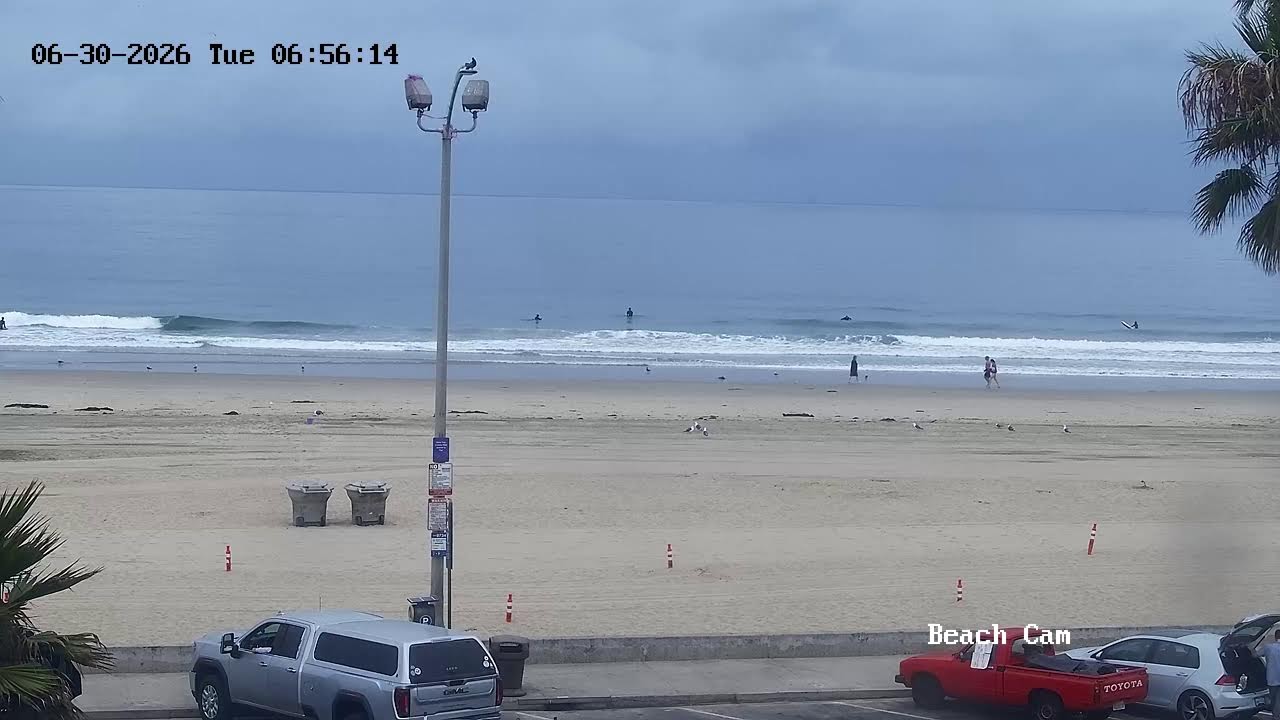 Live webcam view of Blackie's Beach Surf View