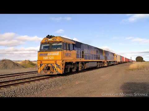 2MA5 Pacific National Intermodal Freight / Container Train (19/2/2024) - PoathTV Australian Railways