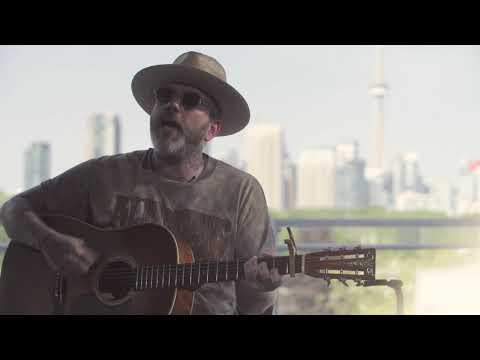 Videoclip de Difficult Love — City and Colour