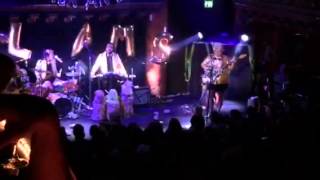 Shannon and The Clams - "How long?" (Live)