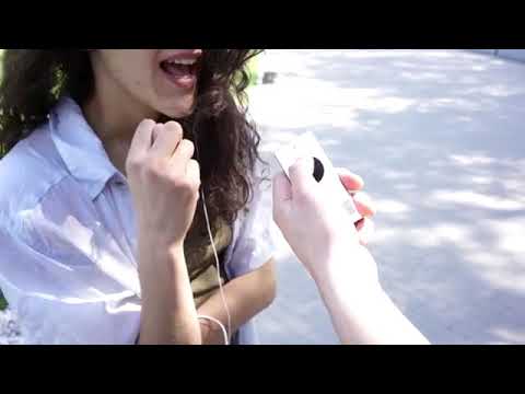 OLHO COMO FUNCIONA ESTE APARELHO TRADUTOR de MAIS DE 40 IDEOMAIS EM VOZ