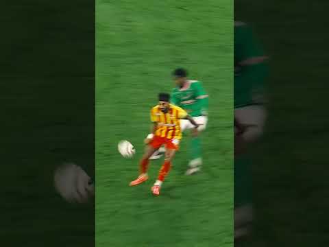 Stop that Fulgini ! 🤯 #ligue1 #fulgini #ligue1mcdonalds @rclens #skills #soccer #foot #football