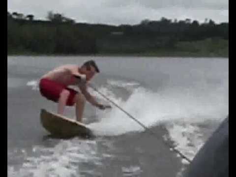 Alemao surf na represa mikaki