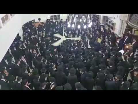 Hakafos Shniyos In Yeshivas Brisk Jerusalem - 2017/5778