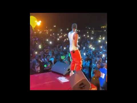 😱📀DADJU rend hommage a KIKIMOTELEBA,le créateur de tiguini a son concert en coté d'ivoire💕🙏🤲