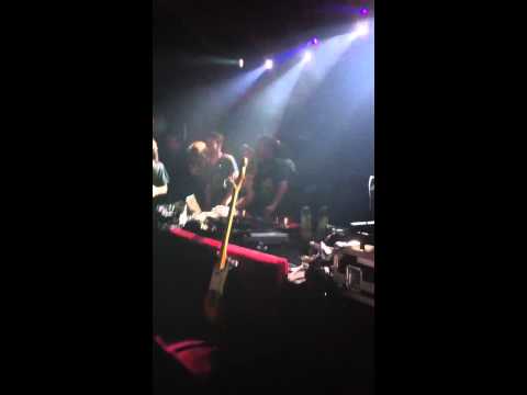 Maceo Plex - Can't leave you (live in Paris 2011)