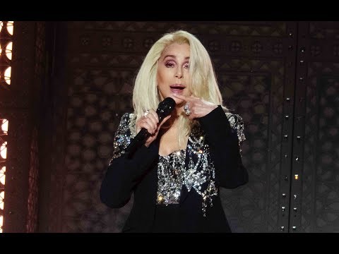 CHER: "The Shoop Shoop Song" live in Zurich - "Here We Go Again Tour"