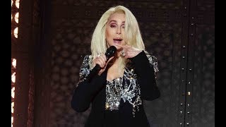 CHER: &quot;The Shoop Shoop Song&quot; live in Zurich - &quot;Here We Go Again Tour&quot;