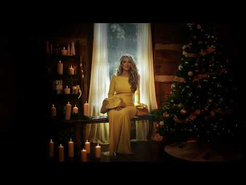 Gabby Barrett - A Christmas to Remember (Visualizer)