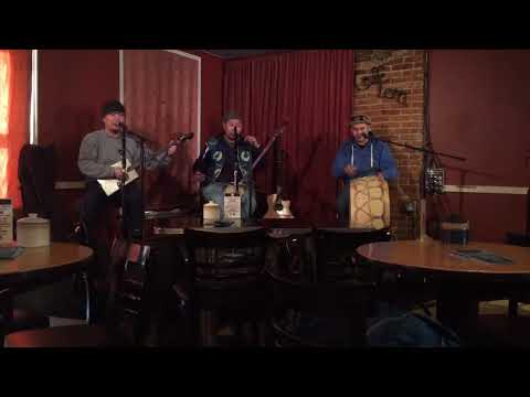 Alash Ensemble warm up - Caffe Lena Tuvan Throat Singing