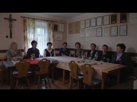 Ljudske pevke Trstenke iz Podlehnika:  Deklica v ogradi