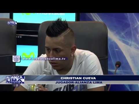Christian Cueva y su gesto con Jean Deza, por el pase de gol