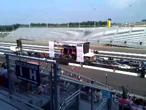 Laura Story in concert