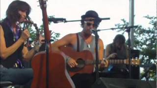 JP, Chrissie & the Fairground Boys - "Fairground Luck" live at Lollapalooza 2010 (2 of 5)