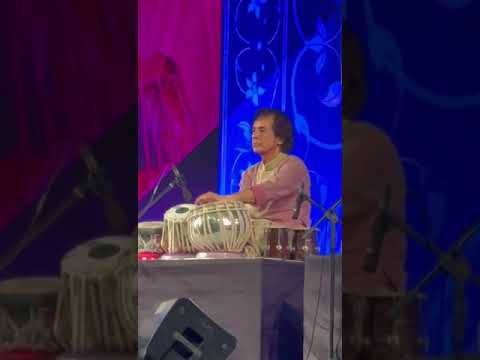 shivjis damaru played by ustad Zakir Hussain ji on tabla ????????????