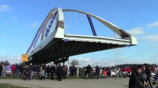 preview picture of video 'Nieuwe brug komt aan te Viersel'