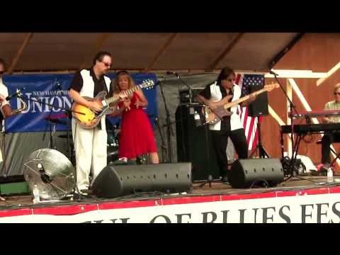 Roxanne & The Voodoo Rockers live @ Barnful of Blues 8/3/13
