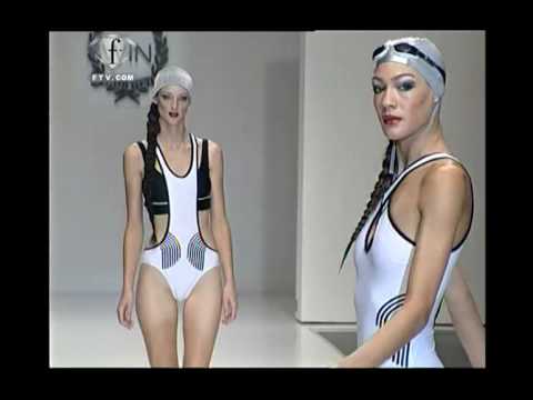 fashiontv | FTV.com - Dolores Cortes spring / summer 2009 Valencia