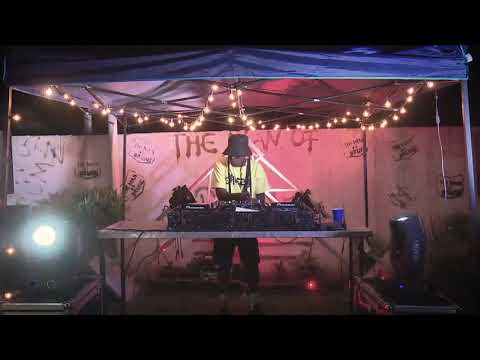 HOUSIC SECTION - DJ KEEZY