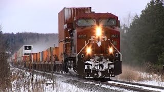 preview picture of video 'CP 8552 at Eady (10DEC2013)'