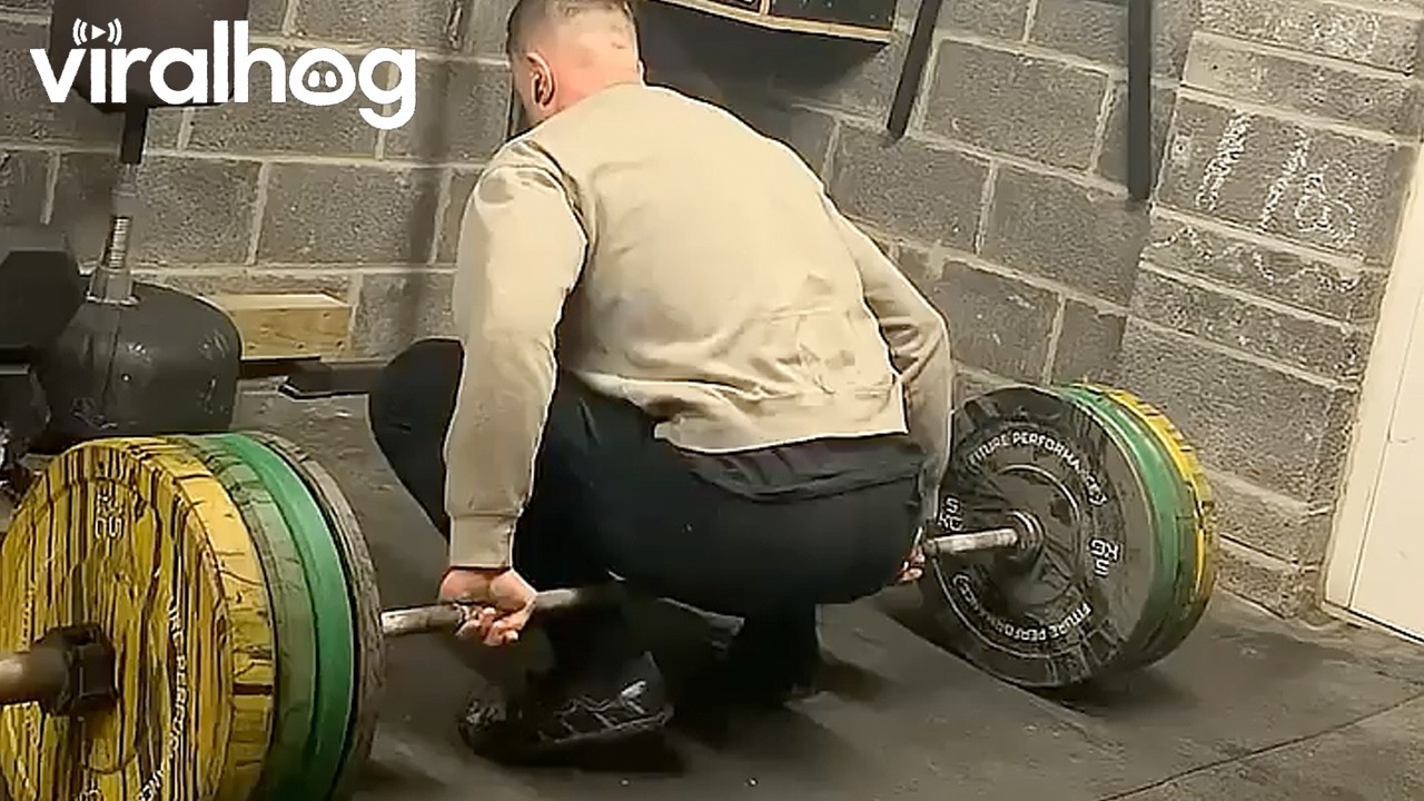Strongman Performs a Classic Lifting Technique || ViralHog