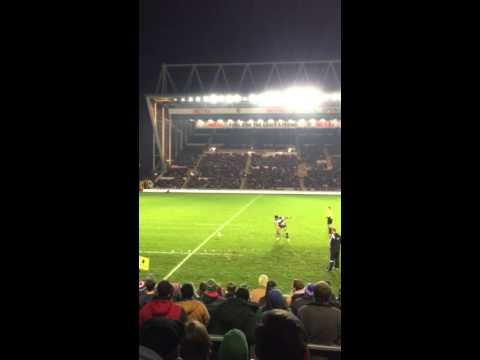 Francis Saili playing up to the crowd, Baabaas