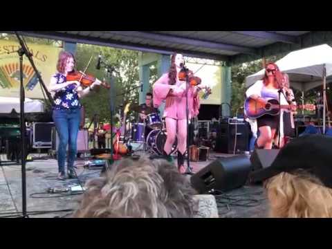 Festivals Acadiens 2019: Bonsoir Catin with Amelia Powell & Adeline Miller - "Veuves de la Coulee"