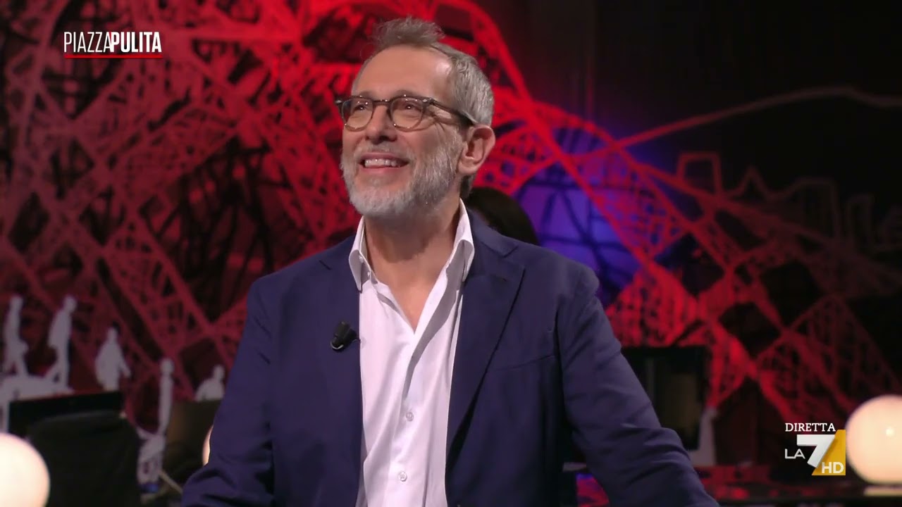 Serra ironizza sul cappellino di Sangiuliano: "Corrado, oscurami se ne indosso uno simile"